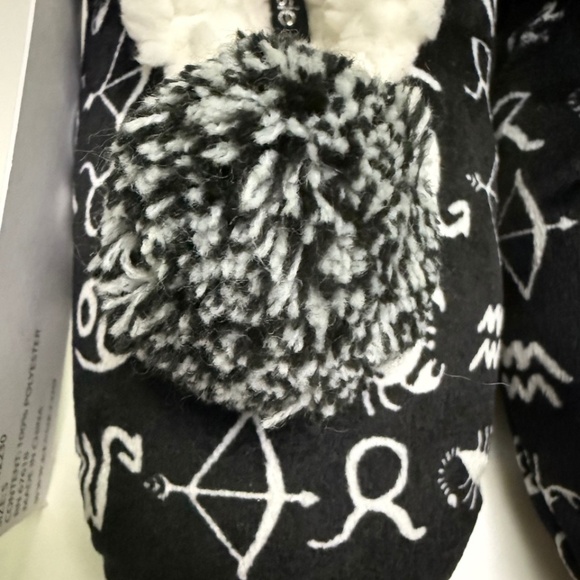 Kensie Slipper Sock with Pom Pom - Picture 5 of 7